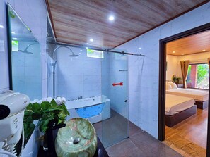 Free toiletries, hair dryer, towels, soap - Ninh Binh Holiday Retreat (Hoa Lu)