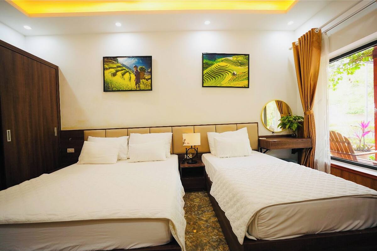 Deluxe Triple Room | Desk, free WiFi