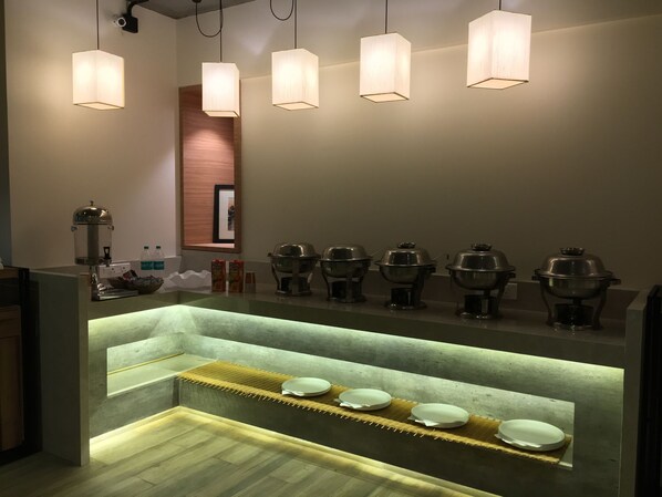 Dining - Istay Hotels Andheri East (Mumbai)