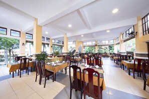Dining - Hon Rom 1 Resort (Phan Thiet)