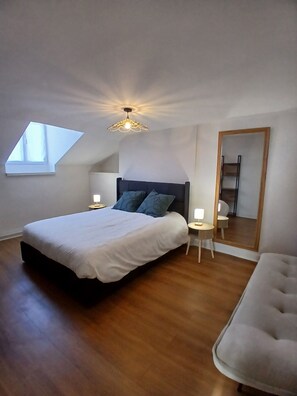 Bügeleisen/Bügelbrett, WLAN, Bettwäsche