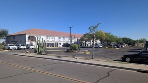Exterior - Americas Best Value Inn Apache Junction (Apache Junction)