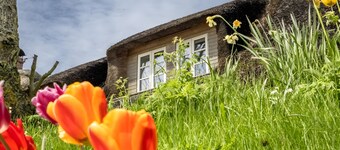 Westertilli 8 – Maison au toit de chaume avec jardin romantique