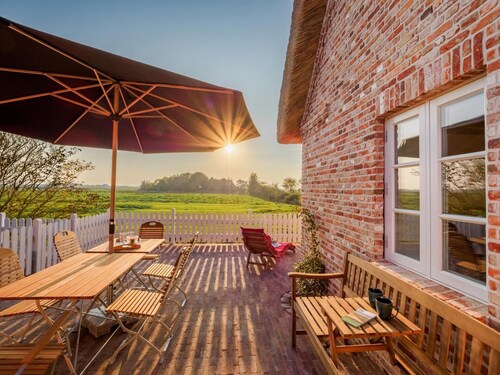 5-Sterne Reetdach-Ferienhaus "Emmas Hus" mit Sauna und Kamin