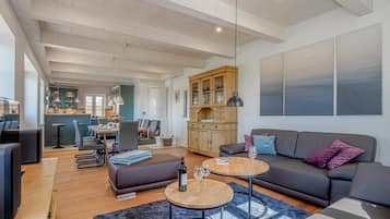 TV, fireplace, DVD player, stereo