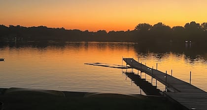 Lakeside Retreat Near Grand Rapids: Private Dock, Kayaks & Sunset Views