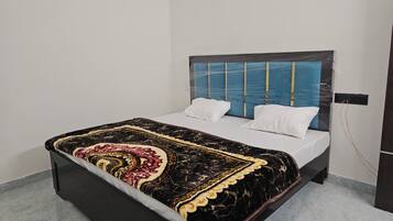 3 bedrooms, iron/ironing board, WiFi