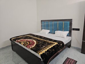 3 slaapkamers, een strijkplank/strijkijzer, wifi