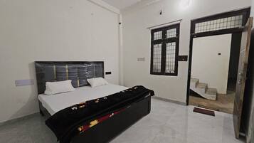 3 makuuhuonetta, silitysrauta/-lauta, Wi-Fi