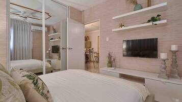 Iron/ironing board, WiFi, bed sheets