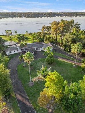 Property grounds - Luxurious house on the lake for 10 ppl. (Orlando)