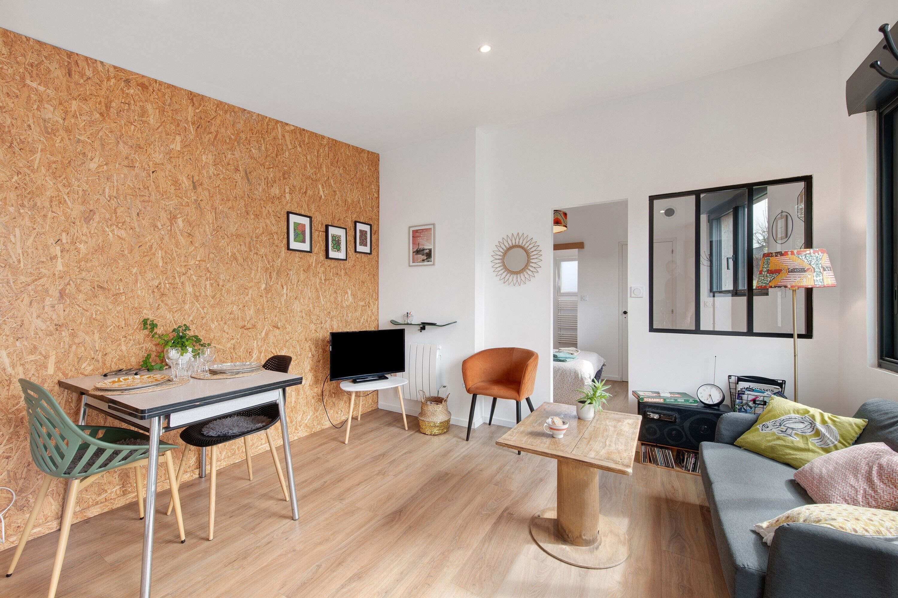 Télévision, chaîne hi-fi