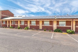 Exterior - Quality Inn Railway Kalgoorlie WA (Kalgoorlie)