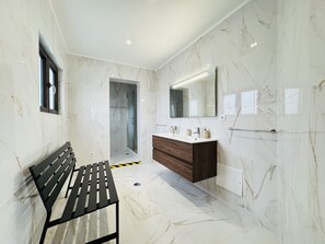 5 habitaciones y ropa de cama 