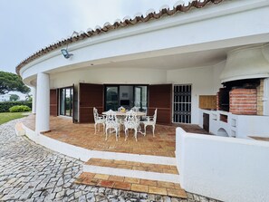 บริเวณภายนอก