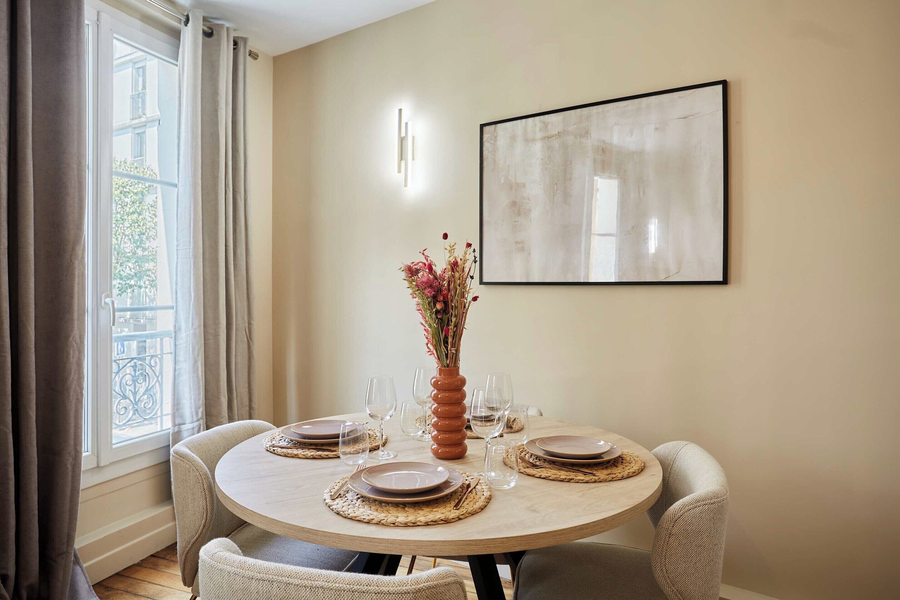Apartment | Dining