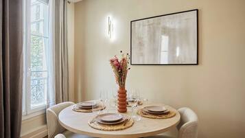 Apartment | Dining