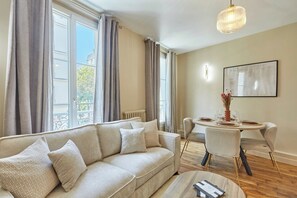 Living room - Charming 1 Bedroom - Bastille / Le Marais (Paris)