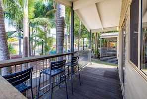 Terrace/patio - Blue Dolphin Holiday Resort (Yamba)