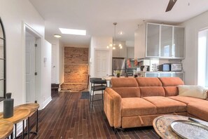 Living area - Apartment and Studio Palais des Congres (Montreal)