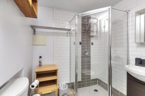 Bathroom - Apartment and Studio Palais des Congres (Montreal)