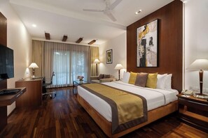 Room - Palm Meadows Club (Bengaluru)