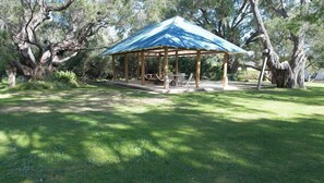 Property grounds - Yallingup Luxury Retreat (Busselton)