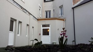Exterior detail - Akena Le Casino Hotel Restaurant (Saint-Quentin)