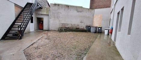 Enceinte de lâhĂ©bergement