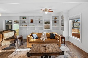 Living area - Juniper Blue (Livingston)