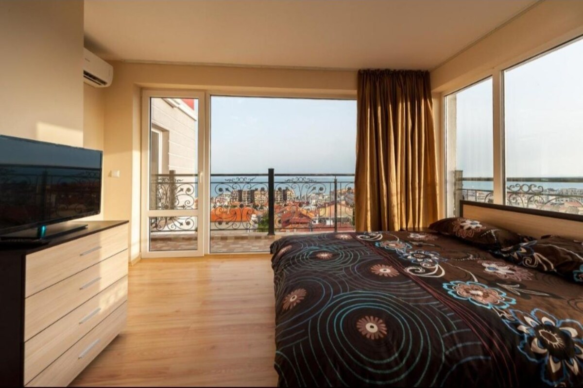 Apartment with Sea view ( 2 Adults + 2 children )