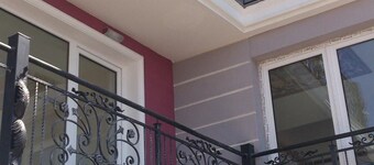 Roel Residence Apartments