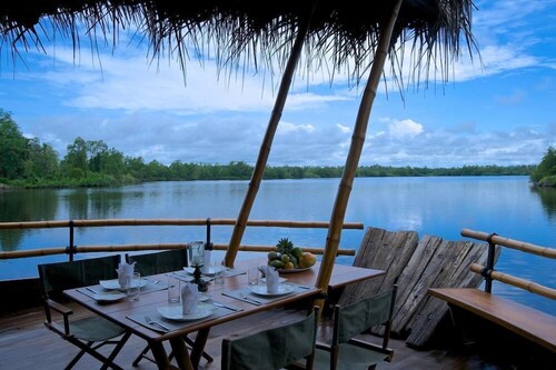 Yathra Houseboat By Jetwing