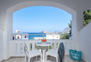 Outdoor dining - H Hotel Kalypso (Kalymnos)