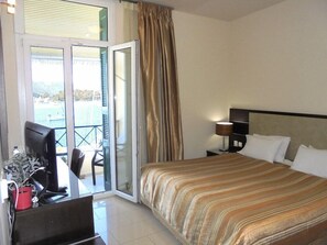 Room - Hotel Manessi (Poros)