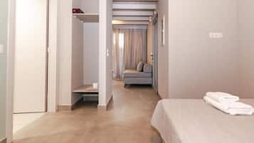 Suite, Mobility Accessible, Pool View