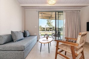 Junior Suite, Pool View | Living area - helichrysum lofts (Trifylia)