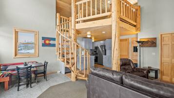 Smart TV, fireplace, DVD player, offices