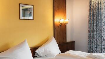 Free WiFi, bed sheets