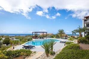 Pool - Luxury ground-floor apartment with tropical calm - Coral Estate (Sint Willibrordus)