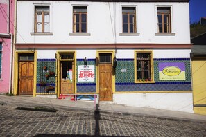 Exterior detail - Hostal Cerro Alegre (Valparaiso)