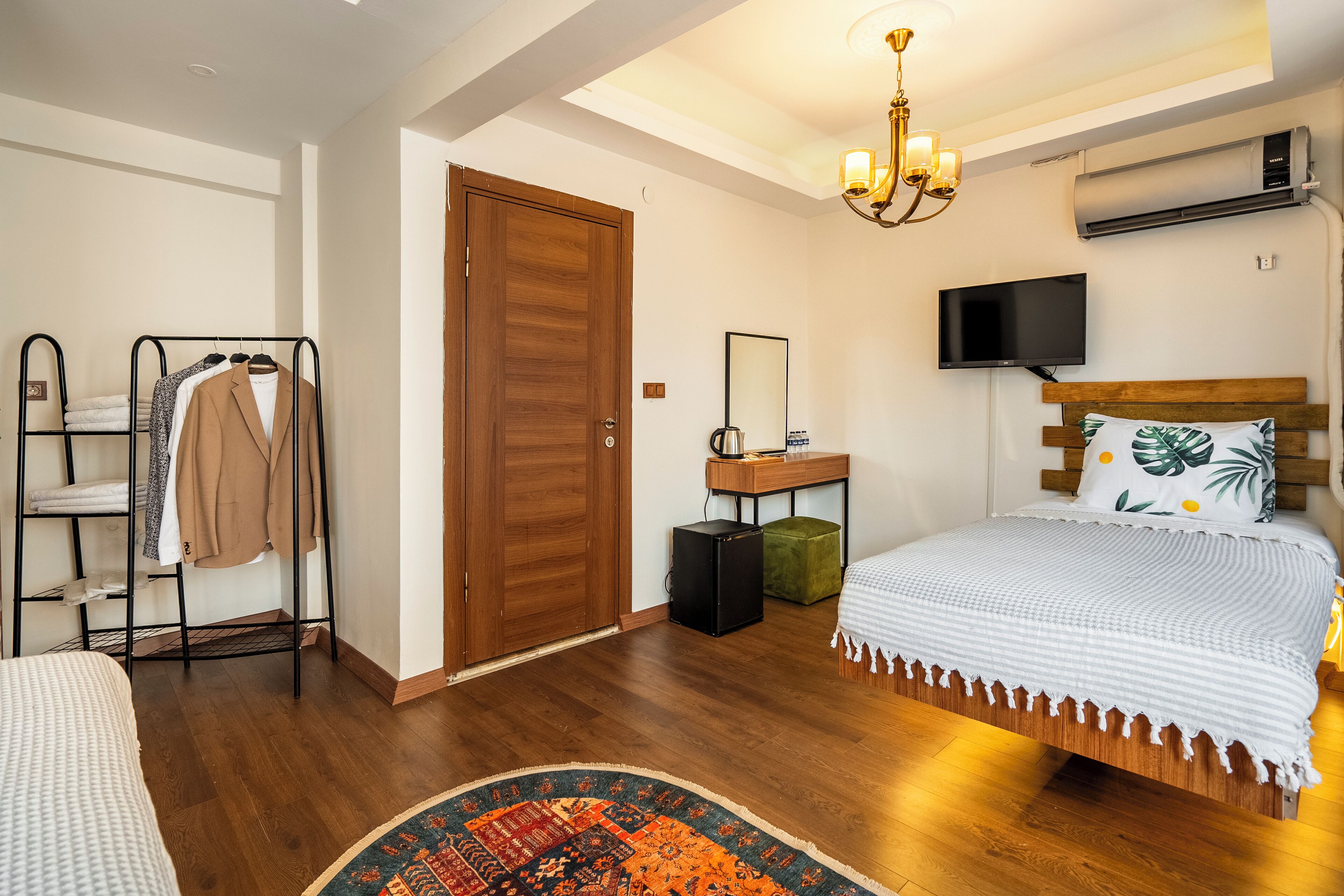 Zimmersafe, Verdunkelungsvorhänge, schallisolierte Zimmer