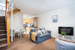 Smart TV - Central 1BR Home Near Harold’s Cross Village & Grand Canal (Dublin)