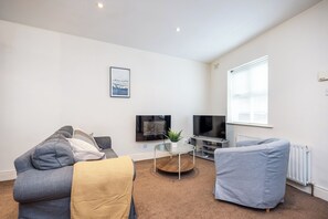 Smart TV - Central 1BR Home Near Harold’s Cross Village & Grand Canal (Dublin)