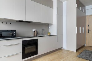 Fridge, microwave, oven, stovetop - Modern Studio in the Center | Parking | Balcony (Katowice)
