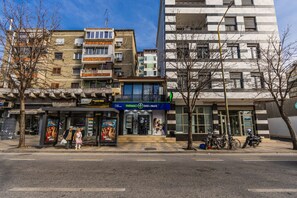 Exterior - Miracle No.8 | Central Duplex by PikHost (Tiranë)