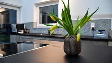 Refrigerador, horno, parrilla de estufa y lavavajillas