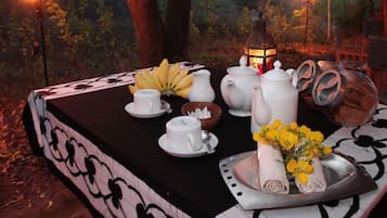 Tempat makan outdoor