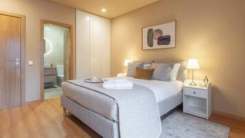 Fer et planche Ă repasser, lit parapluie, Wi-Fi, draps fournis