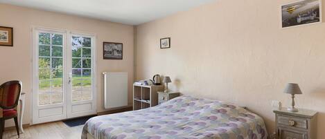 1 bedroom, WiFi, bed sheets